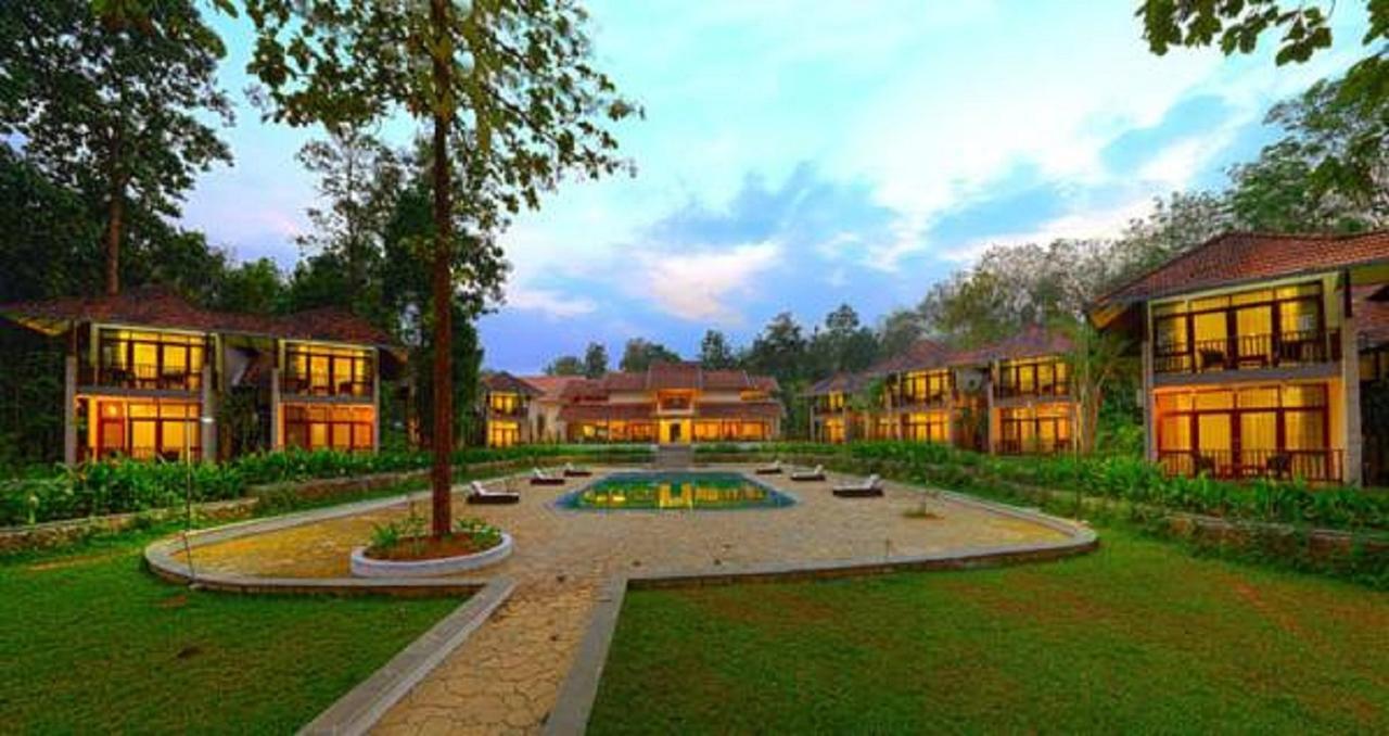 Hotel Whispering Waters Cochin Kochi Exterior foto