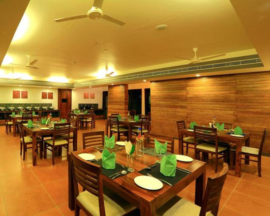 Hotel Whispering Waters Cochin Kochi Exterior foto