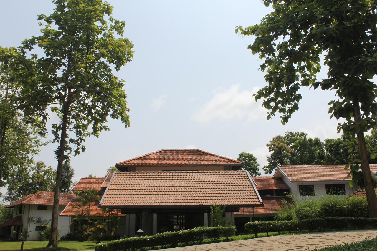 Hotel Whispering Waters Cochin Kochi Exterior foto