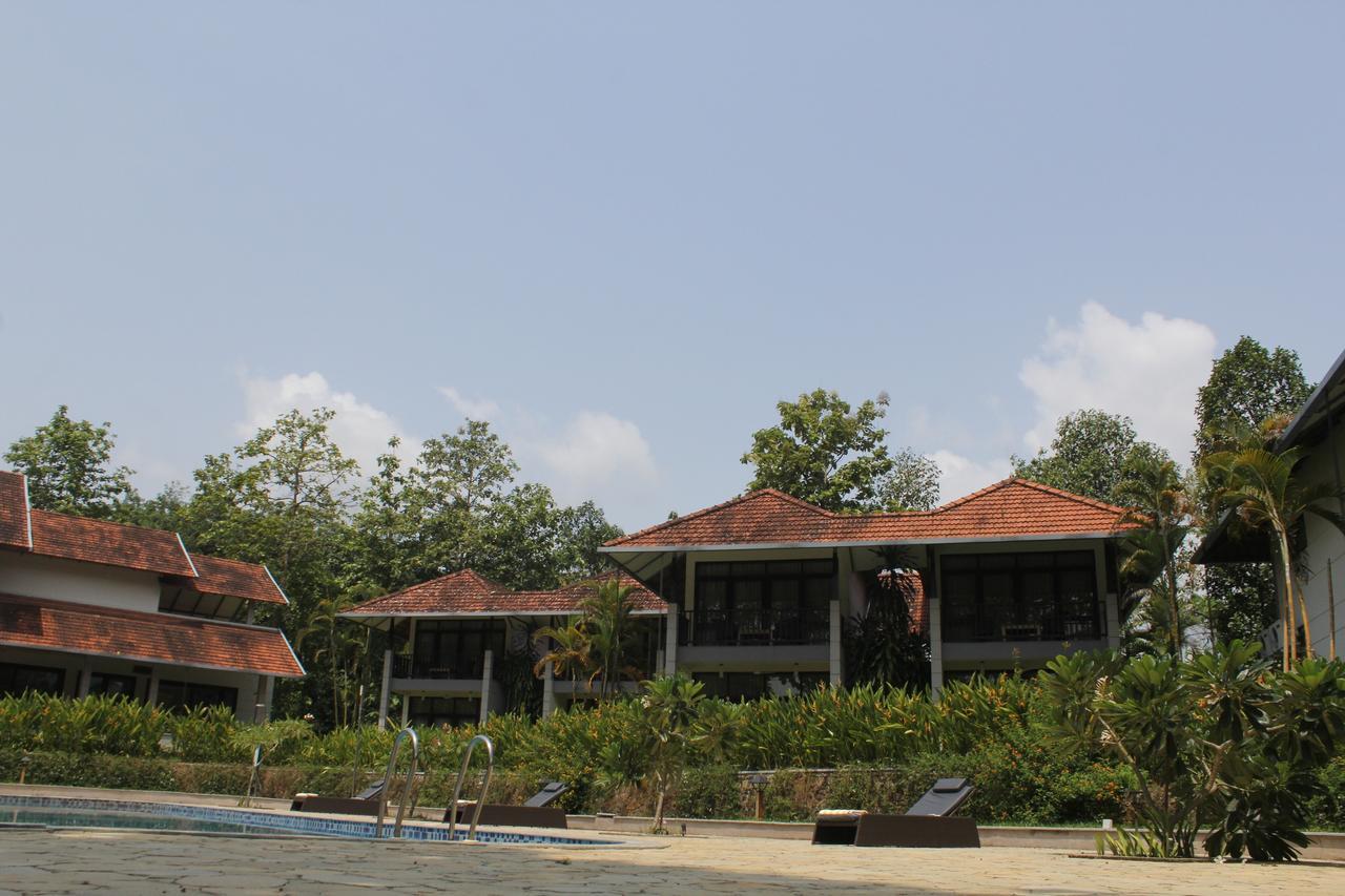 Hotel Whispering Waters Cochin Kochi Exterior foto